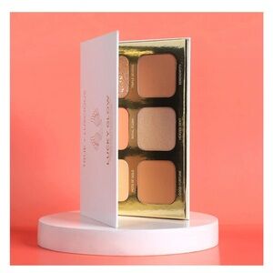 True + Luscious Lucky Glow Bronzer and Highlighter Palette